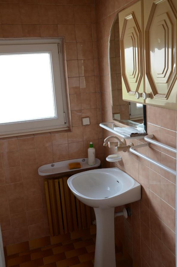 Kwatery Pracownicze Tolek Varšava Exteriér fotografie